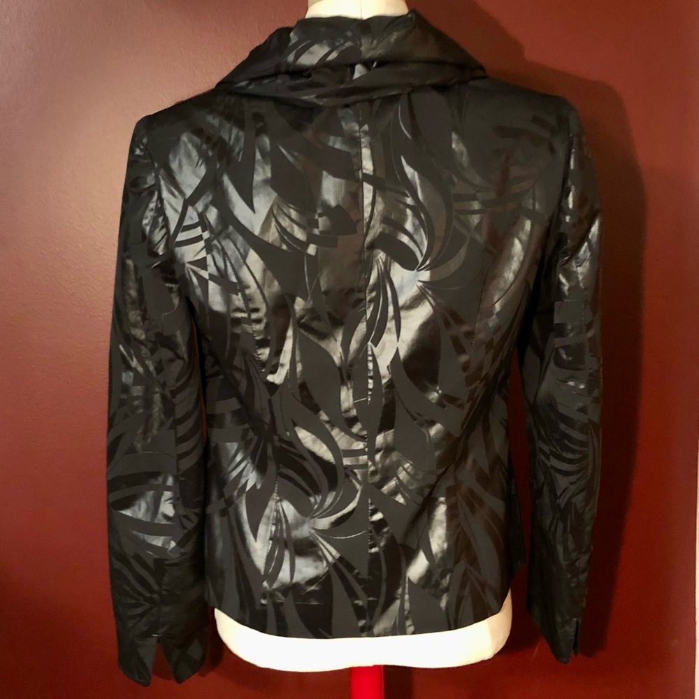 JR Jacket - Picture 2 of 9